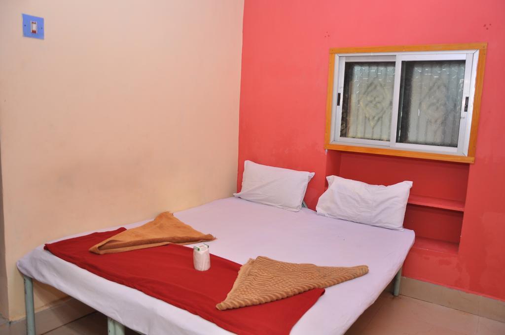 Manju Guest House Хампи Экстерьер фото